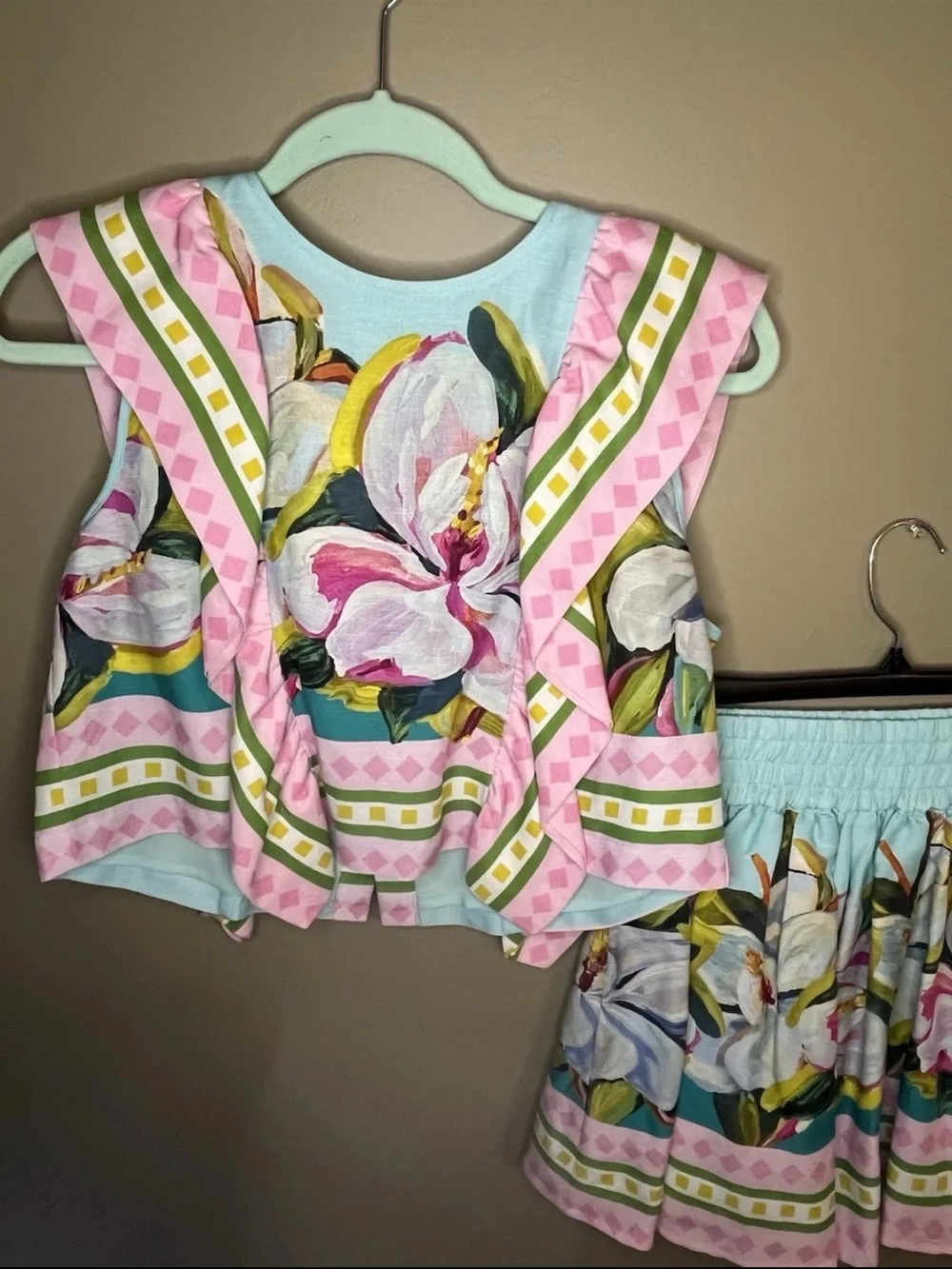 NWOT Emily McCarthy Floral Top & Shorts Matching Set – Small/XS